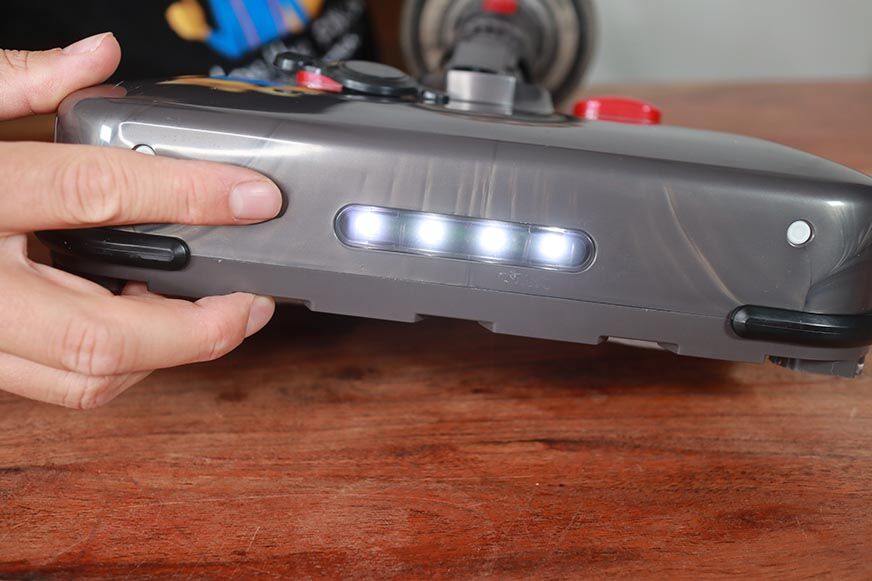 Dyson Wischaufsatz mit Düsen und LED-Beleuchtung