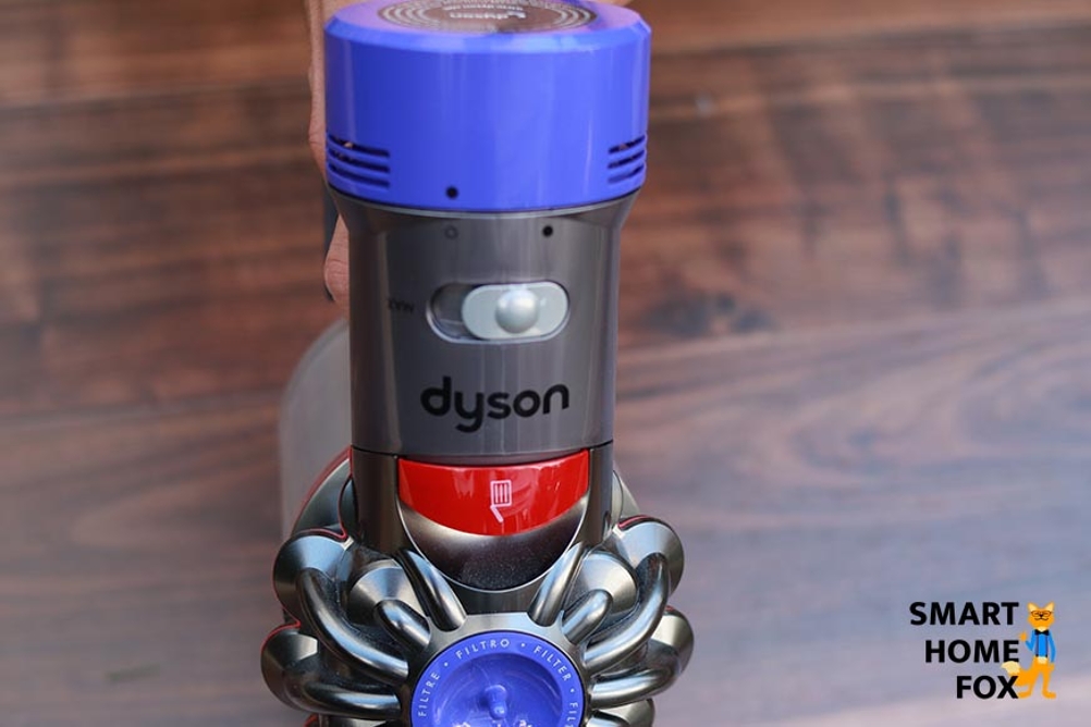 Dyson V8™ Motorhead, Kit de nettoyage à détachement facile pour la maison  Dyson